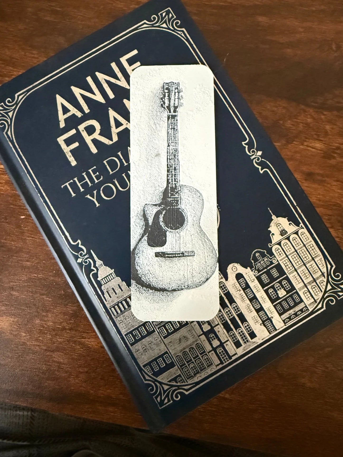 Strumline – The Guitar Bookmark - the3dpenguin